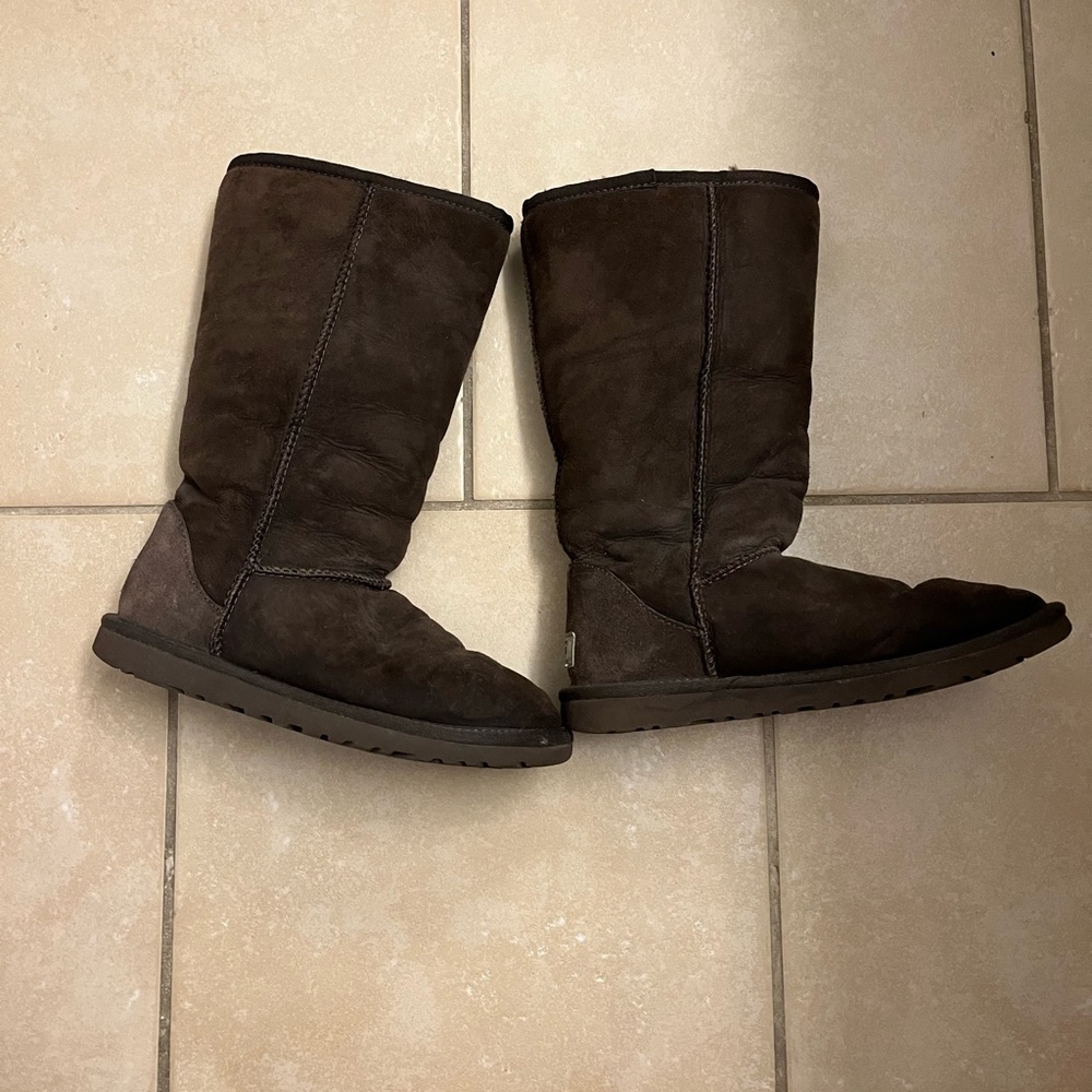 Ugg boots in brown